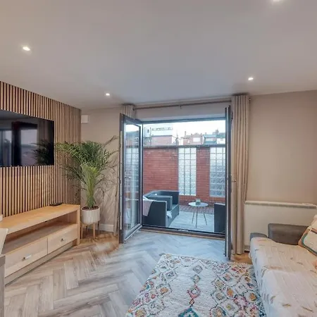Stylish And Modern City Centre Apartment With Easy Parking Worcester Exterior foto