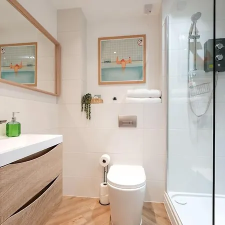 Stylish And Modern City Centre Apartment With Easy Parking Worcester Exterior foto