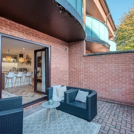 Stylish And Modern City Centre Apartment With Easy Parking Worcester Exterior foto