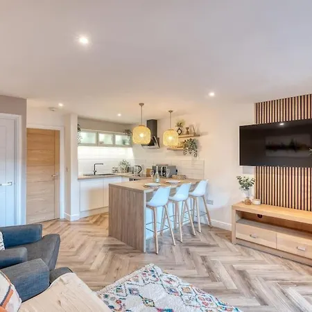Stylish And Modern City Centre Apartment With Easy Parking Worcester Exterior foto