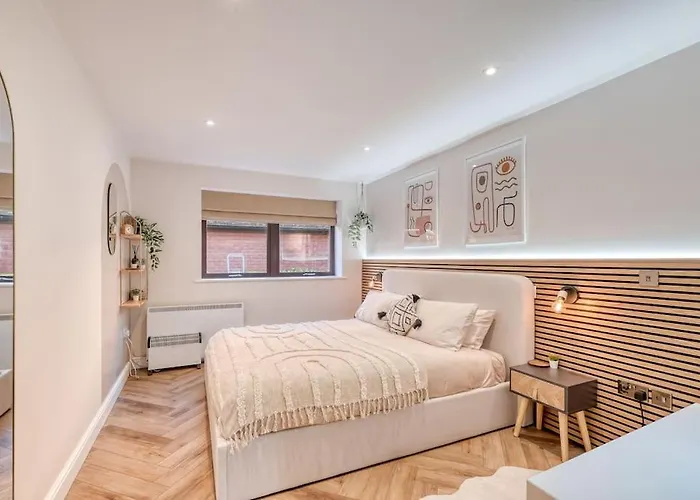 Stylish And Modern City Centre Apartment With Easy Parking